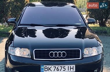 Седан Audi A4 2004 в Дубні