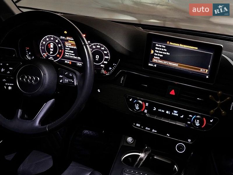 Седан Audi A4 2017 в Киеве