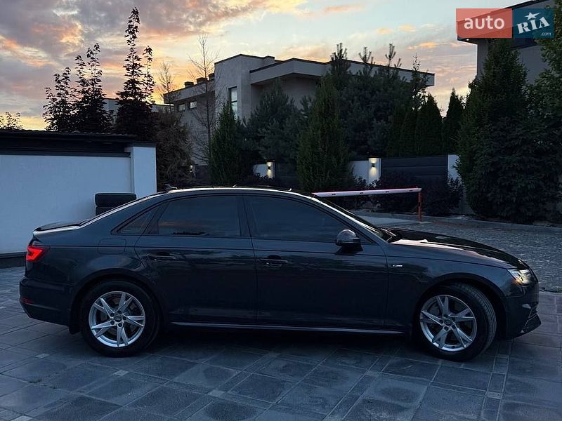 Седан Audi A4 2018 в Львові