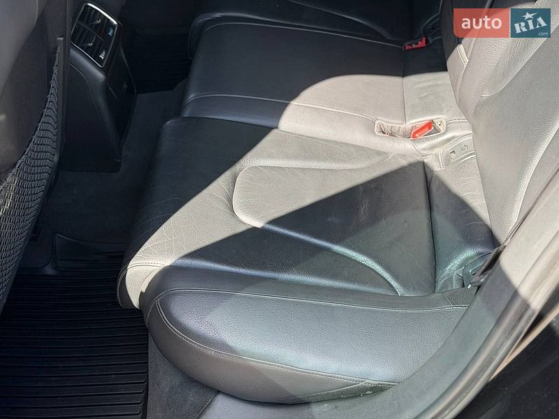 Седан Audi A4 2014 в Киеве