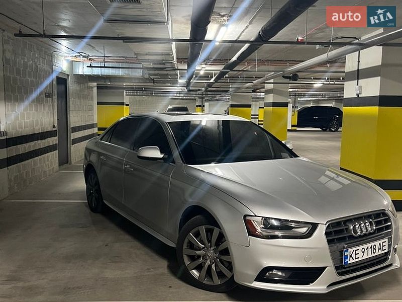 Седан Audi A4 2013 в Дніпрі