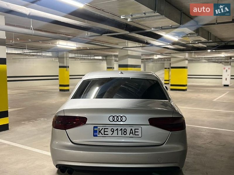 Седан Audi A4 2013 в Дніпрі