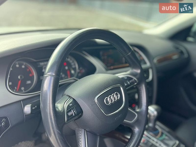 Седан Audi A4 2013 в Дніпрі