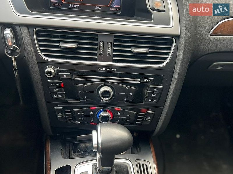Седан Audi A4 2013 в Дніпрі