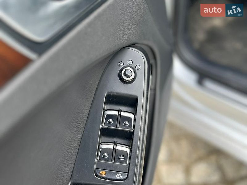 Седан Audi A4 2013 в Дніпрі