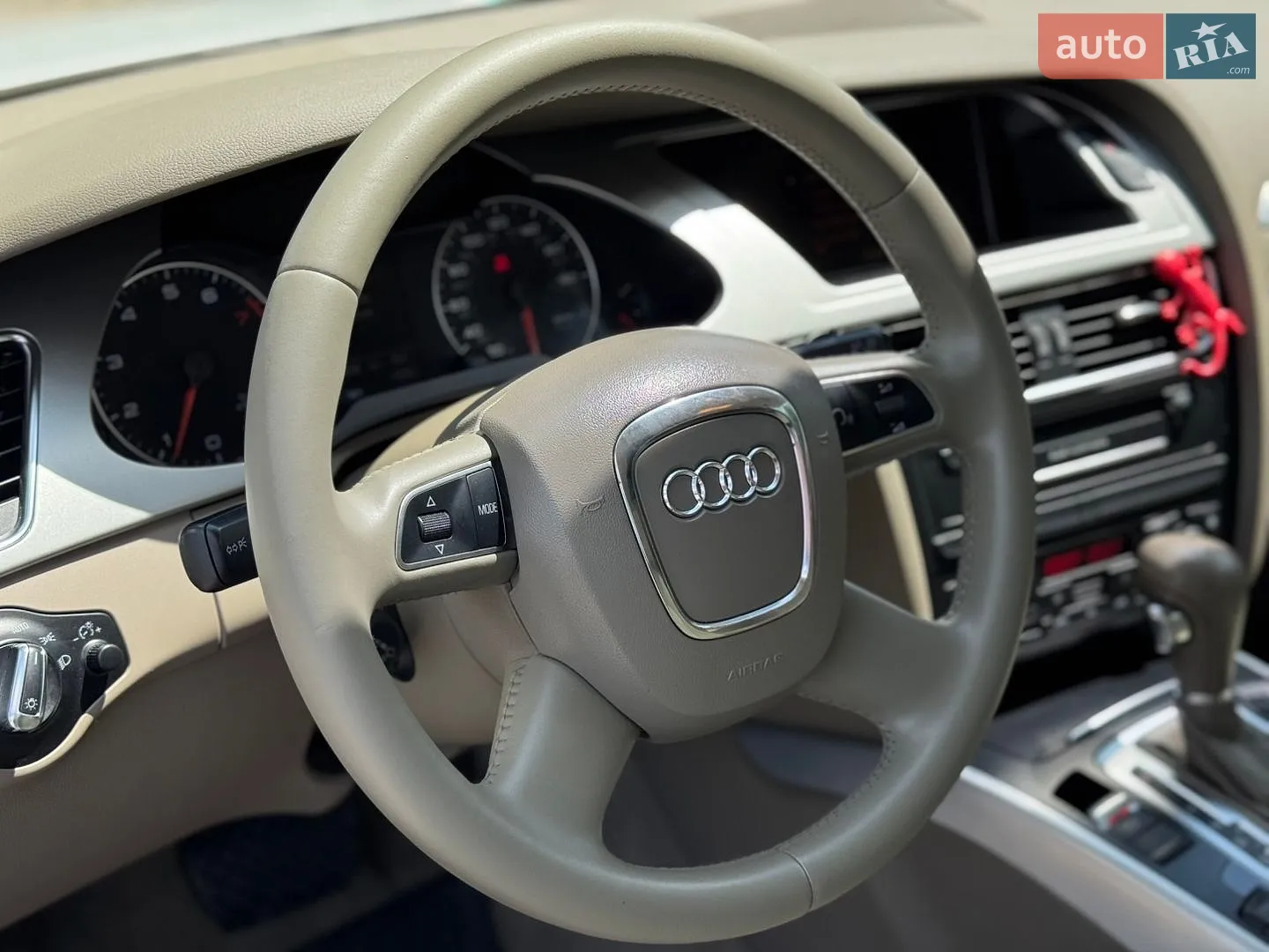 2010 Audi A4 - мініатюра 18