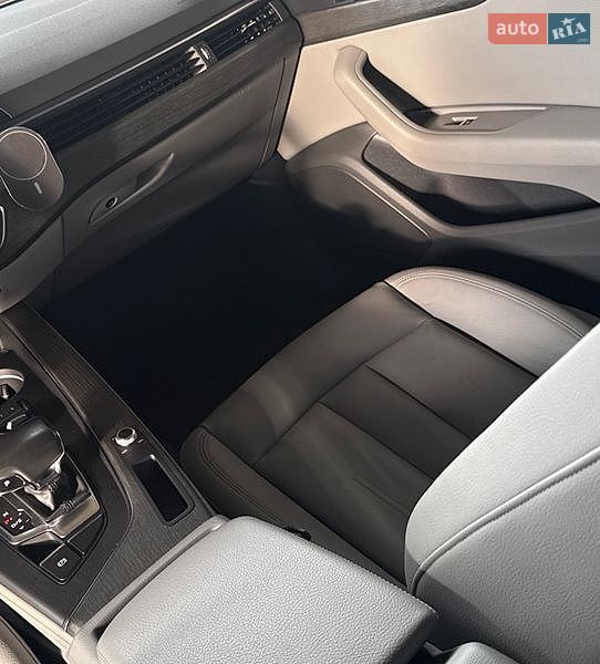 Седан Audi A4 2019 в Стрые