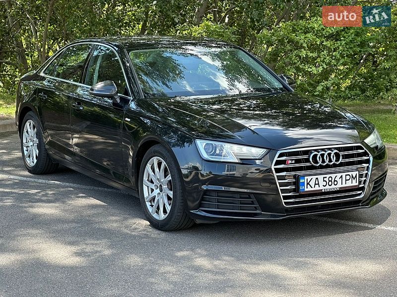Седан Audi A4 2016 в Киеве