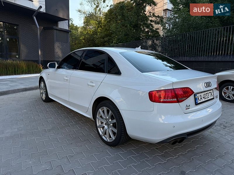 Седан Audi A4 2012 в Киеве