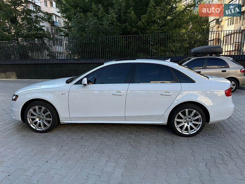 Седан Audi A4 2012 в Киеве