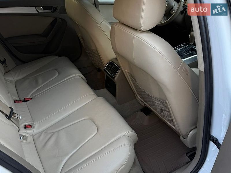 Седан Audi A4 2012 в Киеве