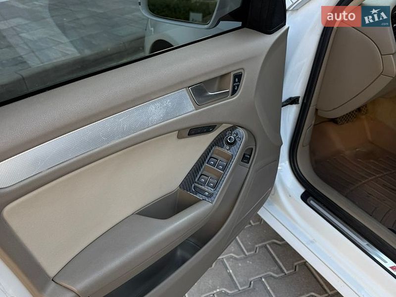 Седан Audi A4 2012 в Киеве