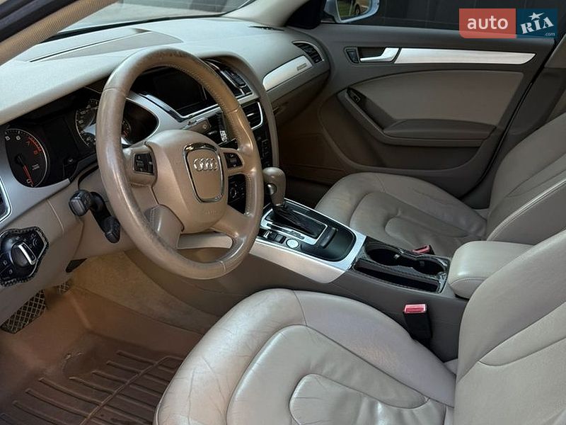 Седан Audi A4 2012 в Киеве