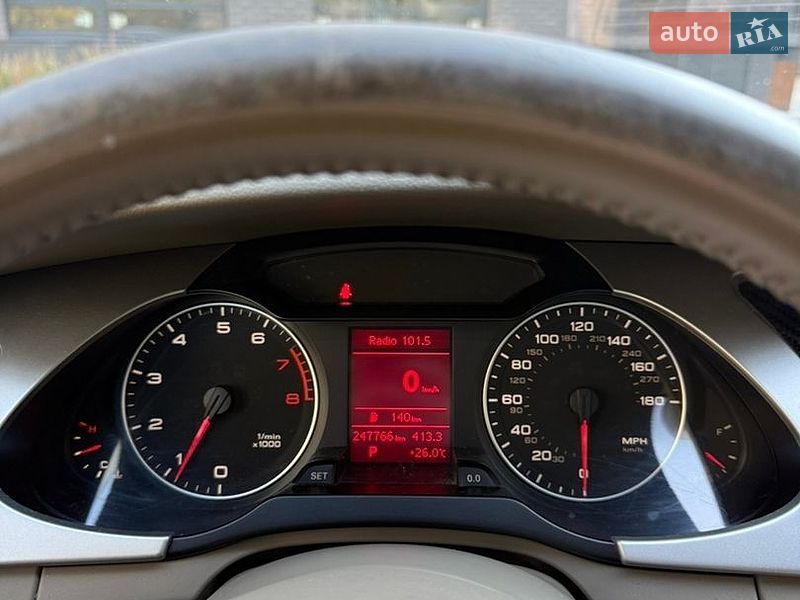 Седан Audi A4 2012 в Киеве