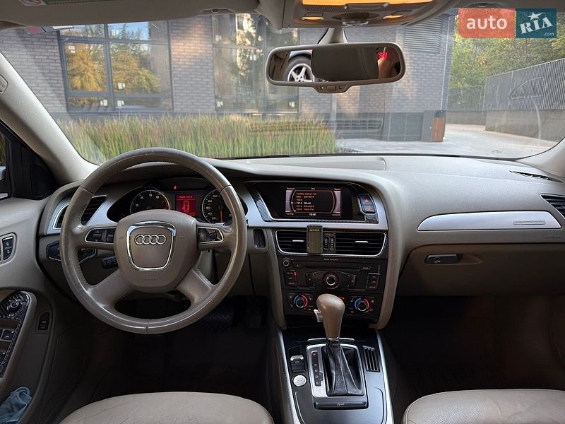 Седан Audi A4 2012 в Киеве