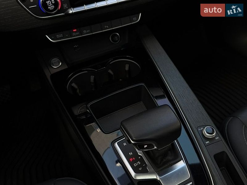 Седан Audi A4 2021 в Тернополі