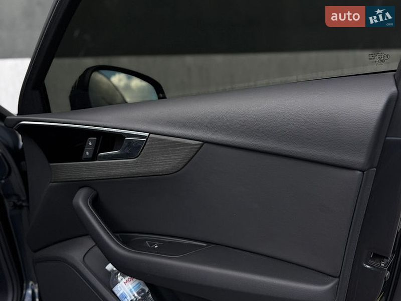 Седан Audi A4 2021 в Тернополі