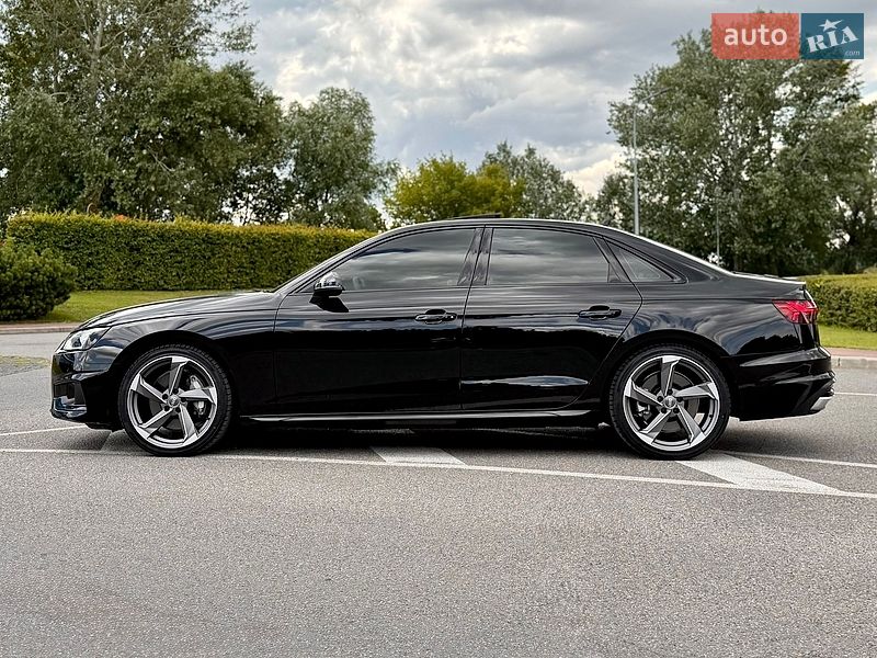 Седан Audi A4 2024 в Києві