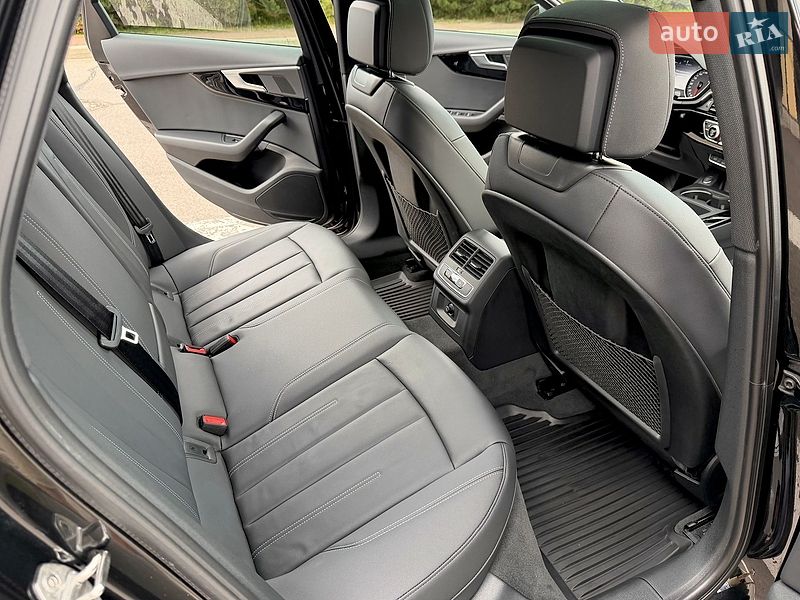 Седан Audi A4 2024 в Києві