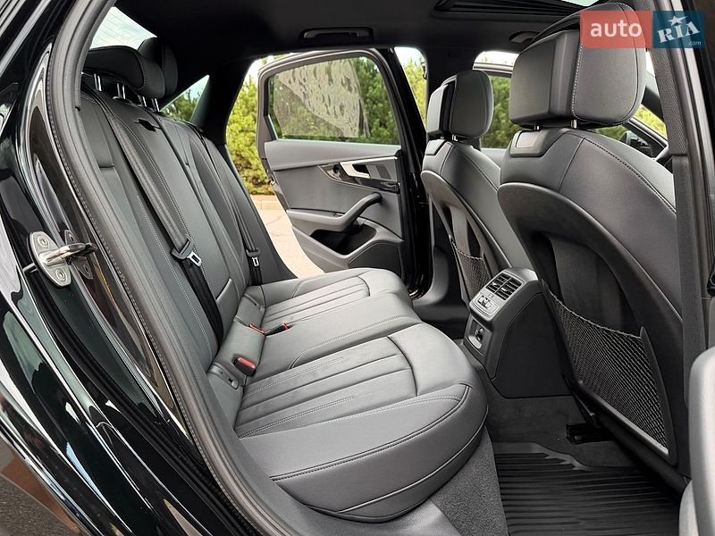 Седан Audi A4 2024 в Києві