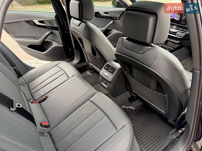 Седан Audi A4 2024 в Києві