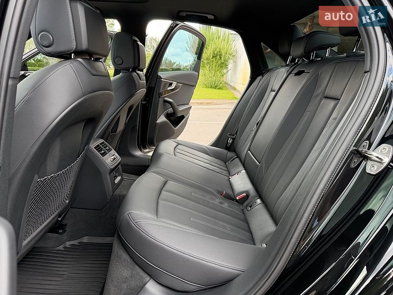 Седан Audi A4 2024 в Києві