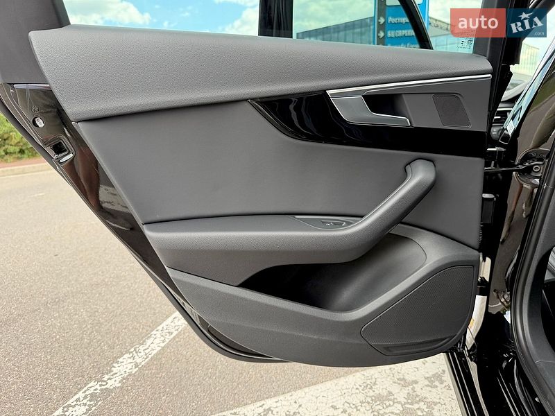 Седан Audi A4 2024 в Києві