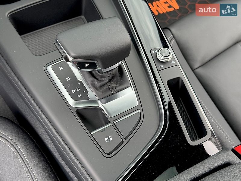 Седан Audi A4 2024 в Києві