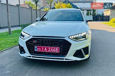Седан Audi A4 2022 в Мукачевому