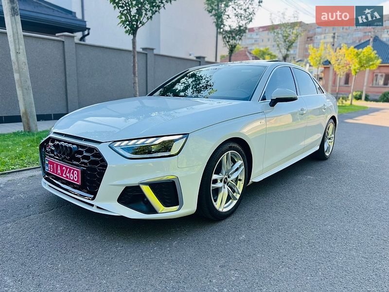 Седан Audi A4 2022 в Мукачевому