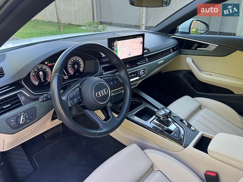 Седан Audi A4 2022 в Мукачевому