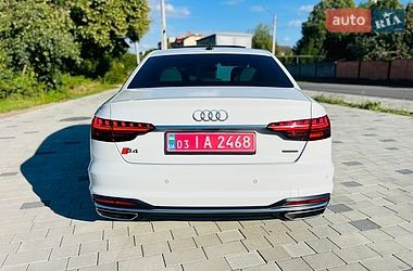 Седан Audi A4 2022 в Мукачевому