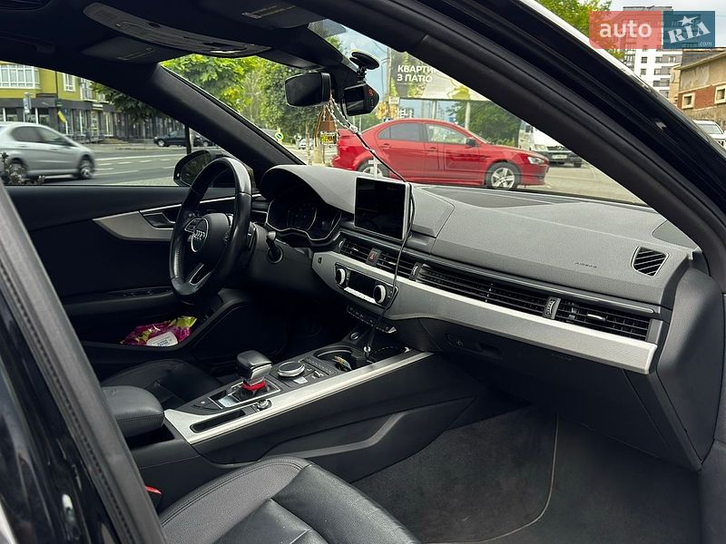 Седан Audi A4 2016 в Ивано-Франковске