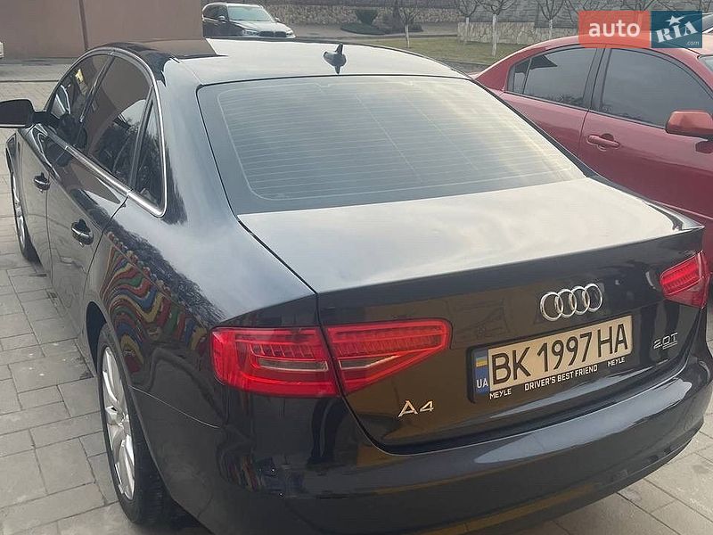 Седан Audi A4 2013 в Ровно