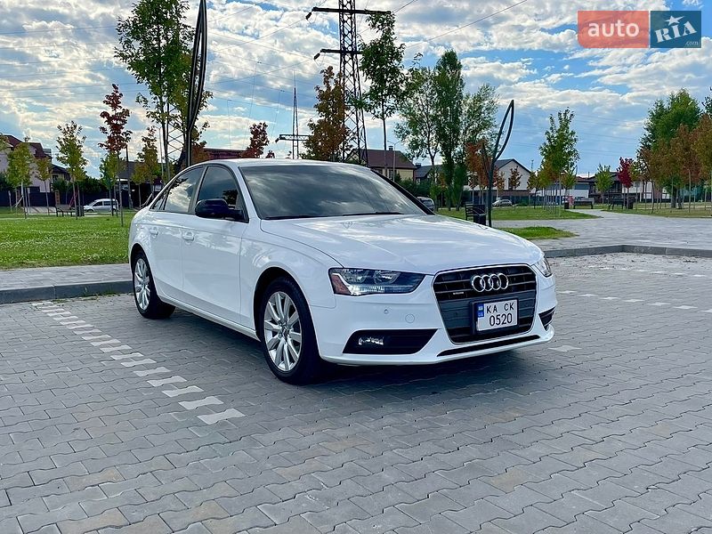 Седан Audi A4 2013 в Бучі