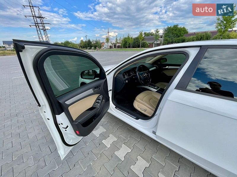 Седан Audi A4 2013 в Бучі