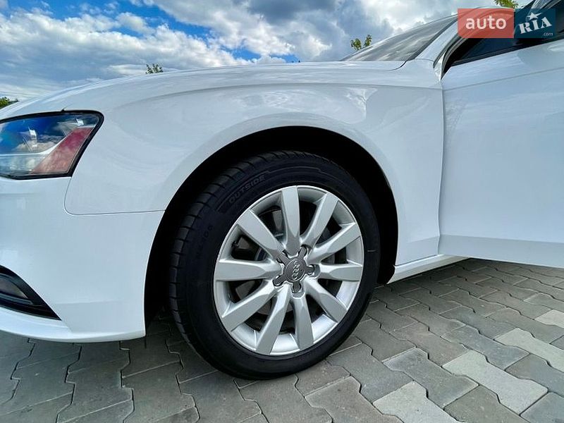 Седан Audi A4 2013 в Бучі