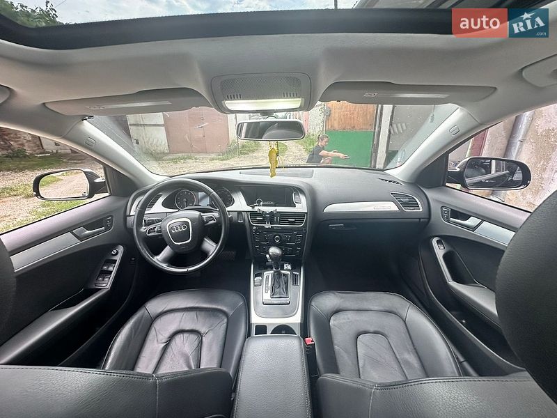 Седан Audi A4 2010 в Стрые
