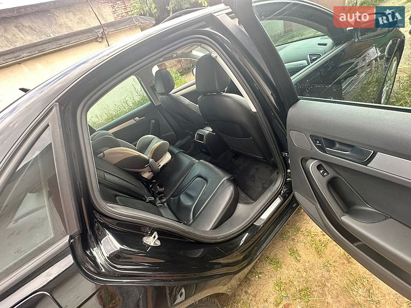 Седан Audi A4 2010 в Стрые
