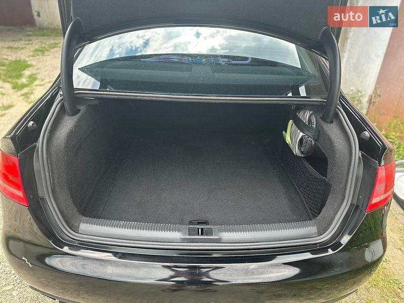 Седан Audi A4 2010 в Стрые
