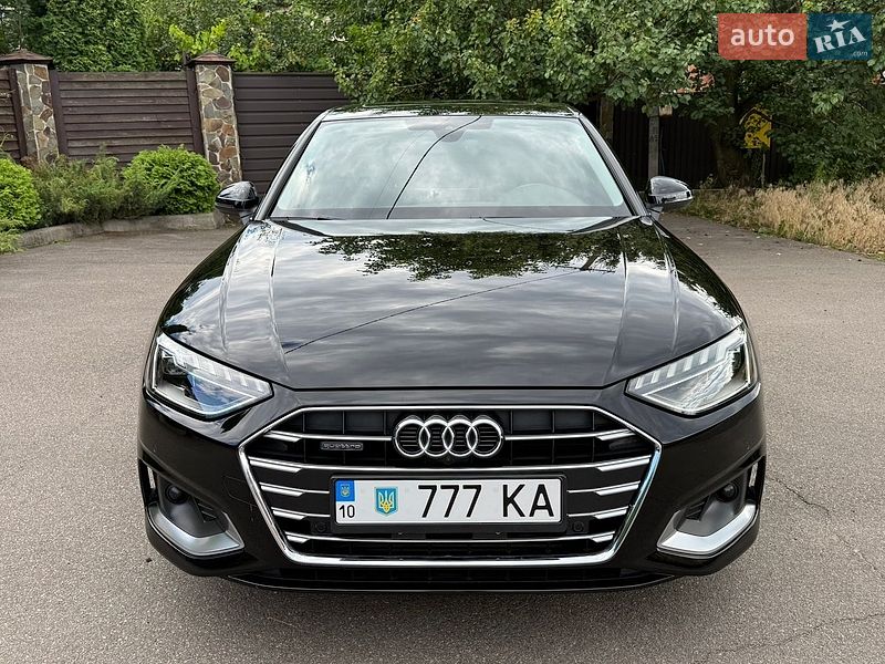 Седан Audi A4 2022 в Києві