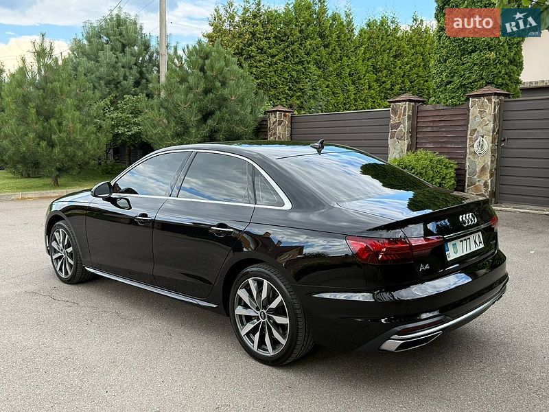 Седан Audi A4 2022 в Києві