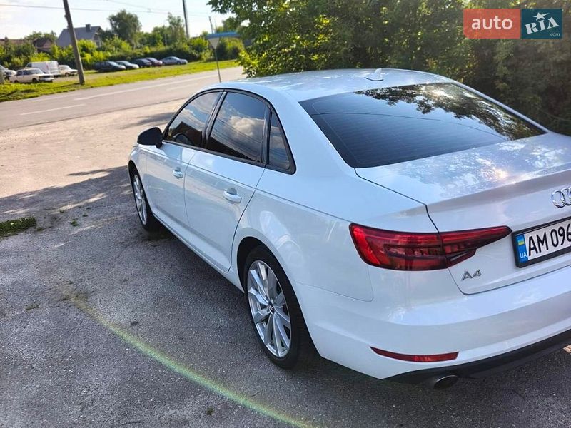 Седан Audi A4 2016 в Харкові
