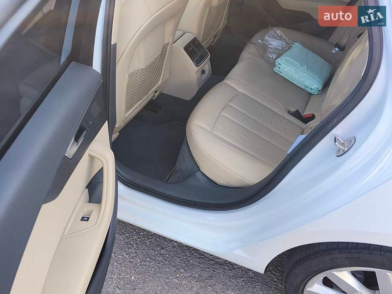 Седан Audi A4 2016 в Харкові