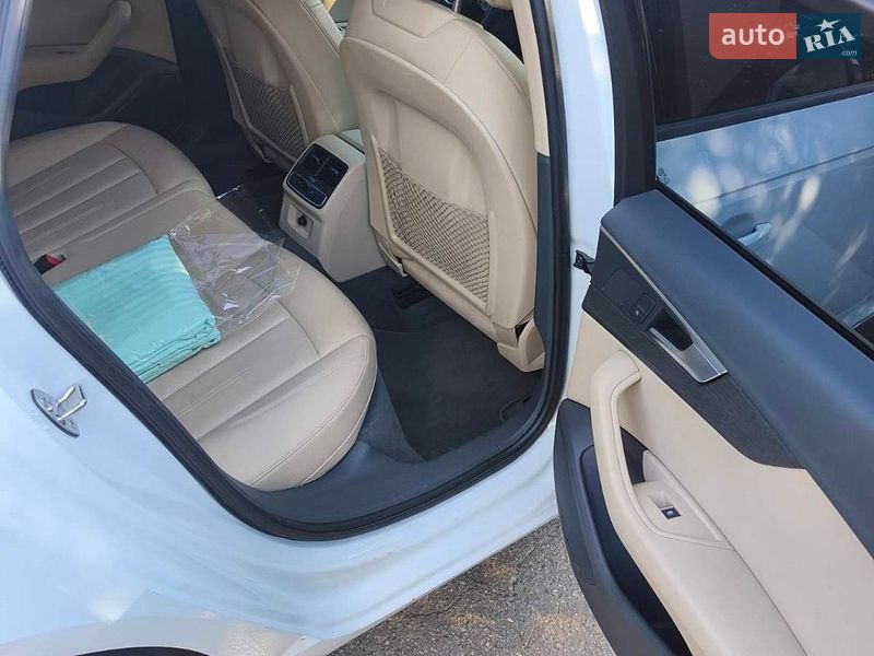 Седан Audi A4 2016 в Харкові