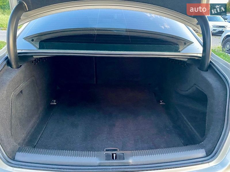 Седан Audi A4 2014 в Полтаве