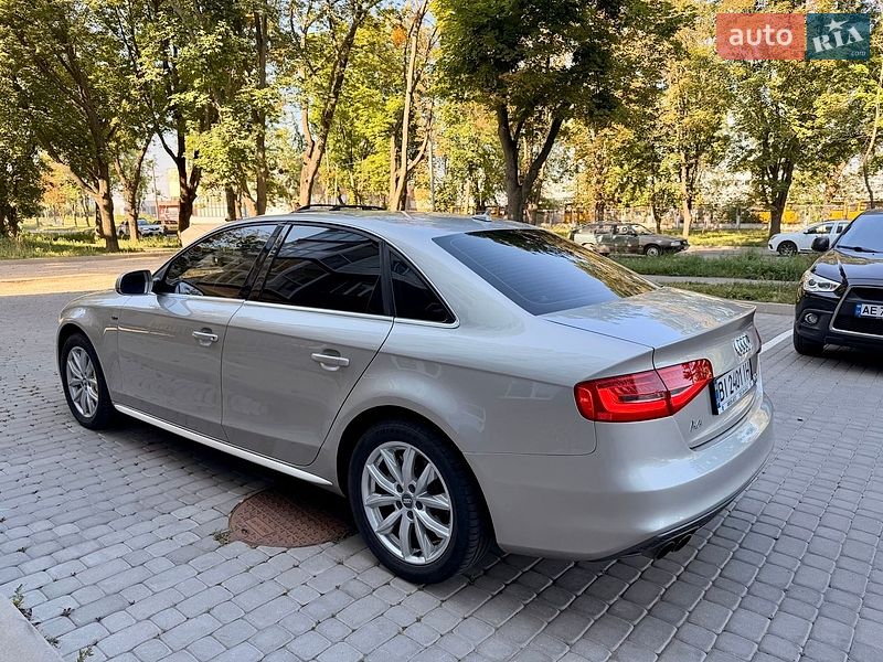 Седан Audi A4 2014 в Полтаве