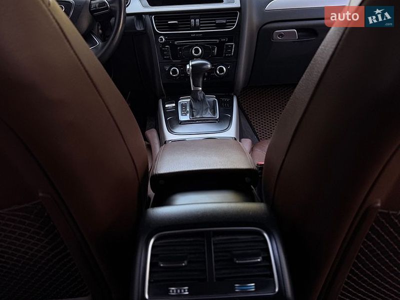 Седан Audi A4 2014 в Полтаве