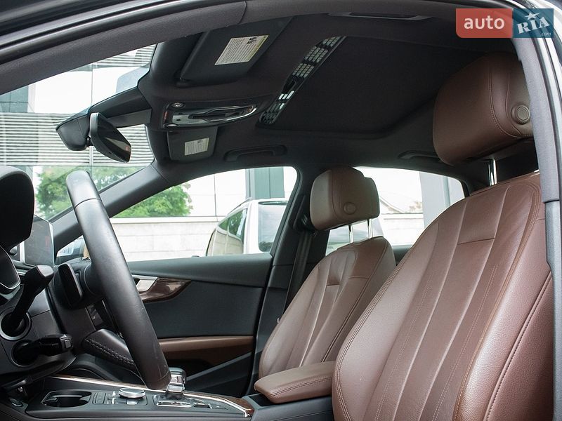 Седан Audi A4 2016 в Киеве