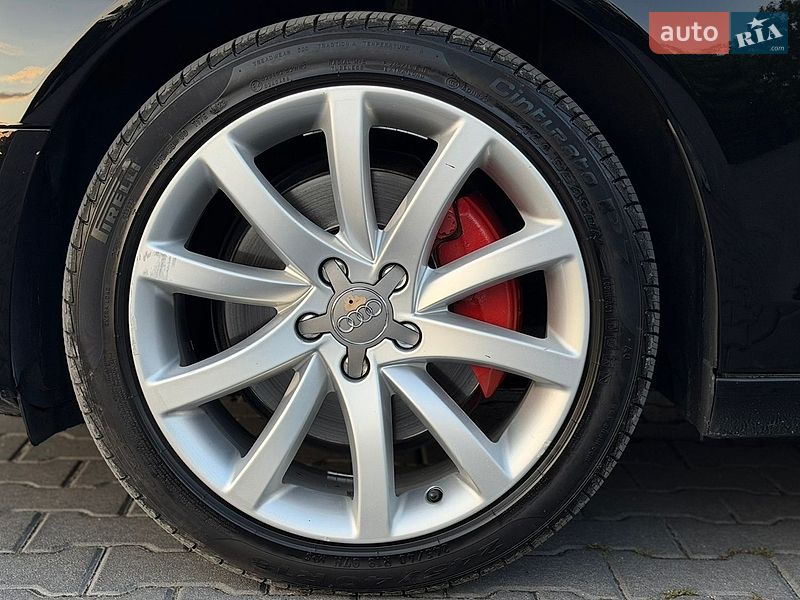 Седан Audi A4 2012 в Зборові